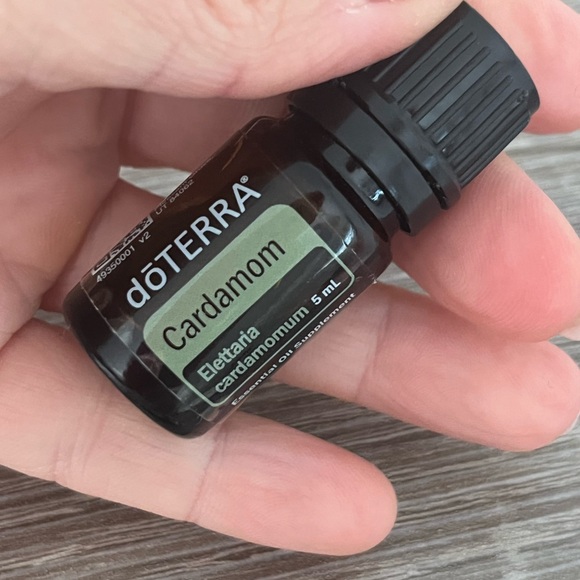 Bundle DOTERRA Essential Oils Hawaiian Sandalwood Myrrh Cardamom Aromatherapy - Picture 5 of 11